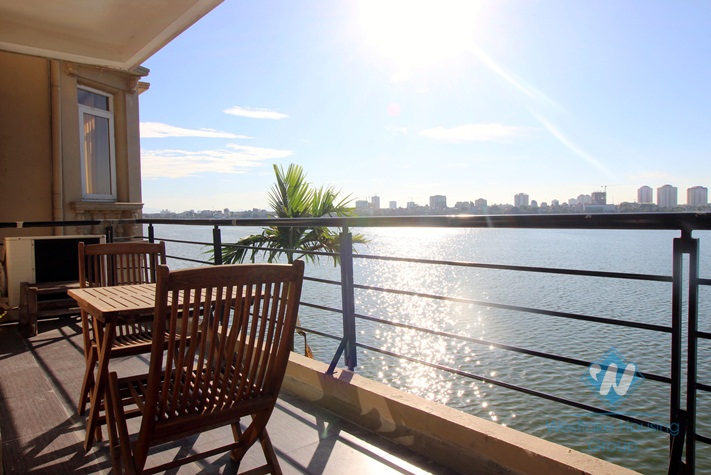 Lake view 3 bedroom apartment for rent in Tay Ho